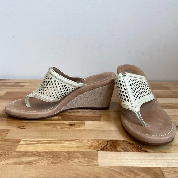 UGG wedge sandals cream tan wedges perfored slip on leather upper rubber sole 5 - Picture 4 of 15